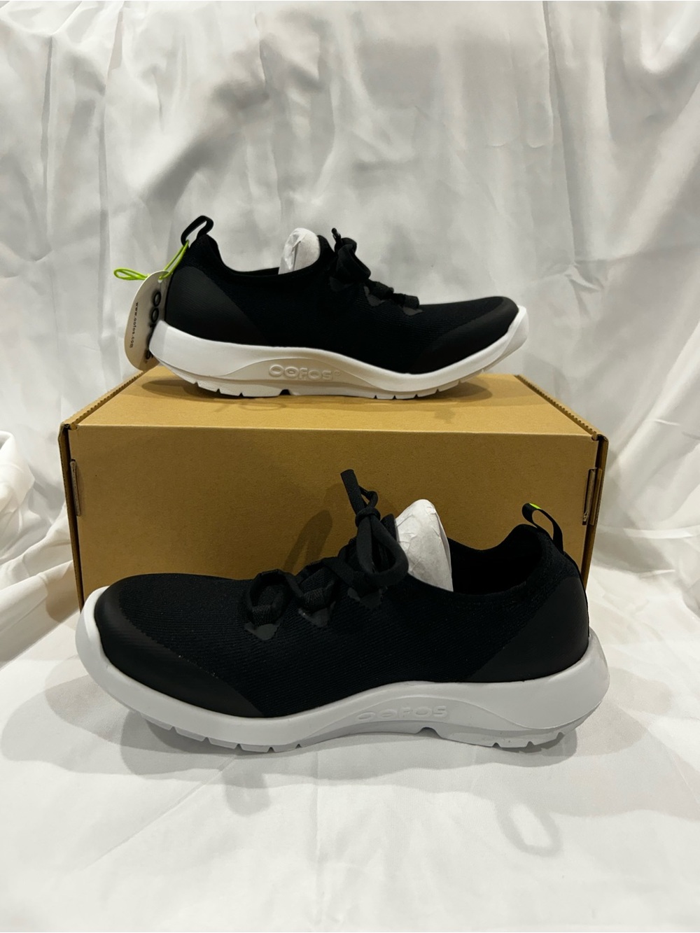 NWB OOFOS Women's OOmg Sport LS Low Sneaker